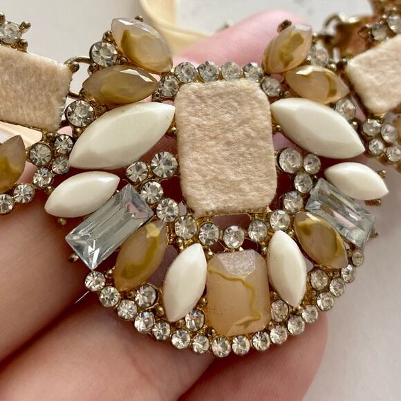 Nude Jeweled Bib Statement Necklace - Picture 5 of 11